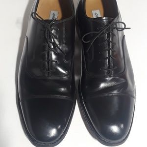 Johnston & Murphy black cap toe dress oxfords
